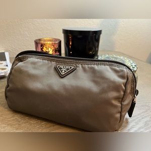 Prada AUTHENTIC Tessuto Nylon Makeup Toiletry Bag Dark Green